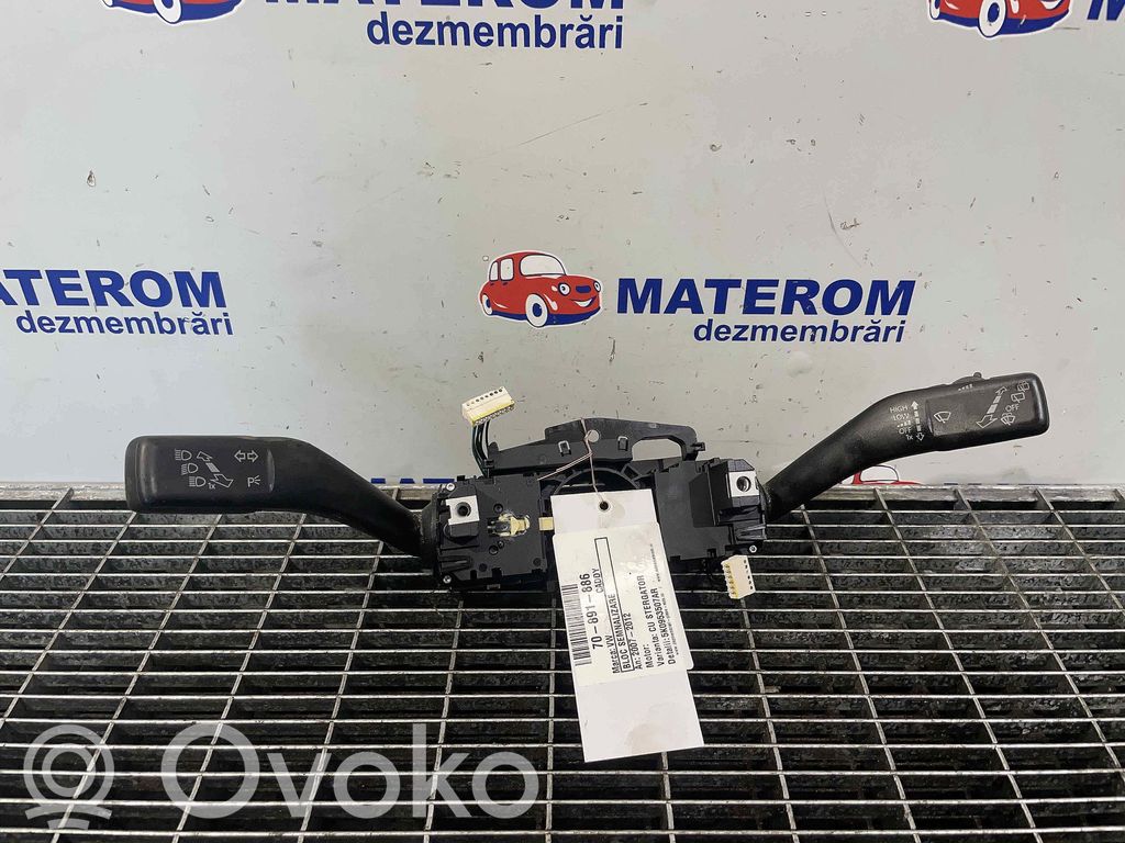 Volkswagen Caddy Semnalizator bară față 