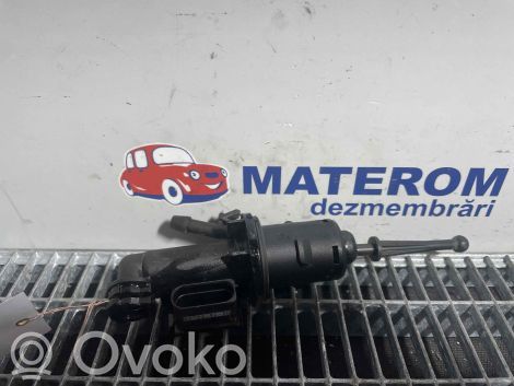 Volkswagen PASSAT CC Clutch master cylinder 