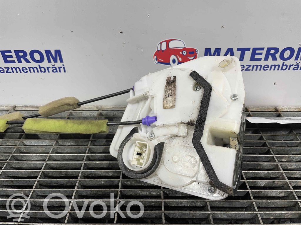 Mazda 3 II Cerradura de puerta trasera 