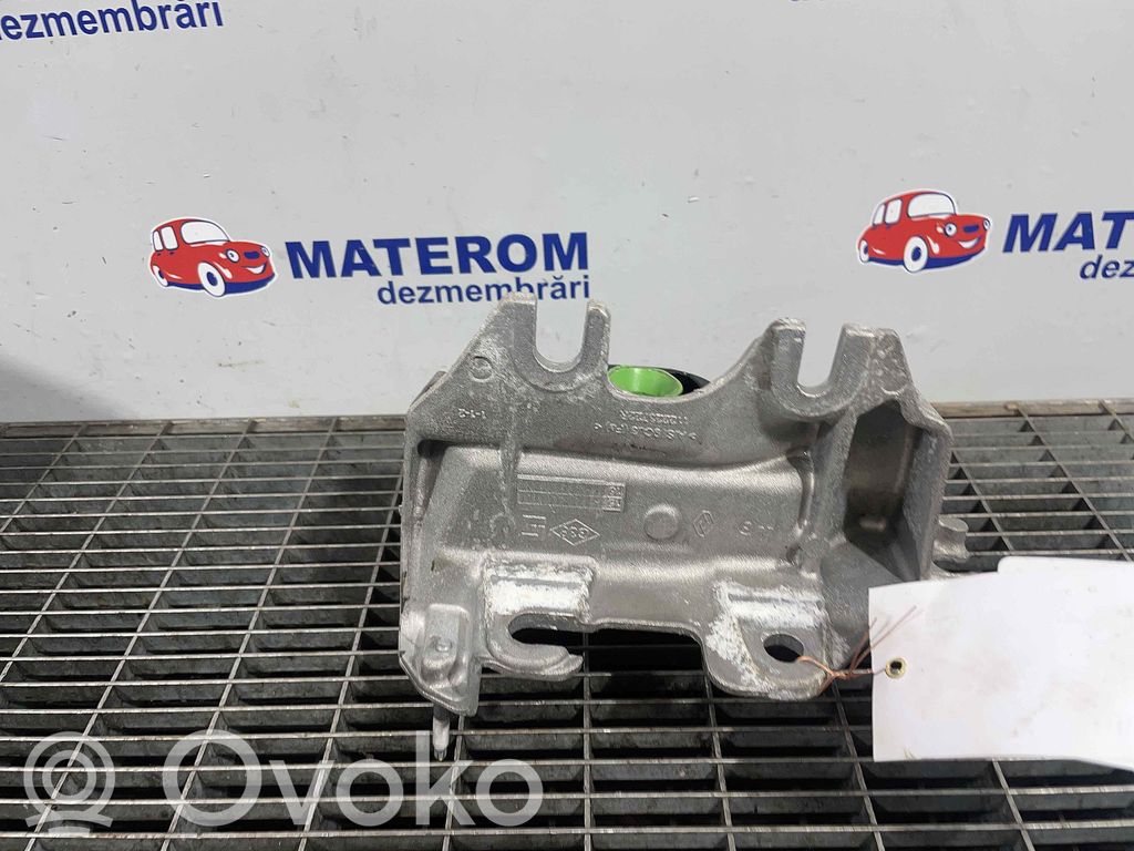 Renault Zoe Gearbox mounting bracket 