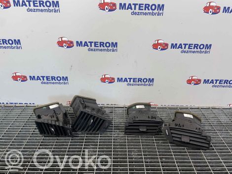 Opel Astra K Centrālais gaisa ventilācijas režģis 