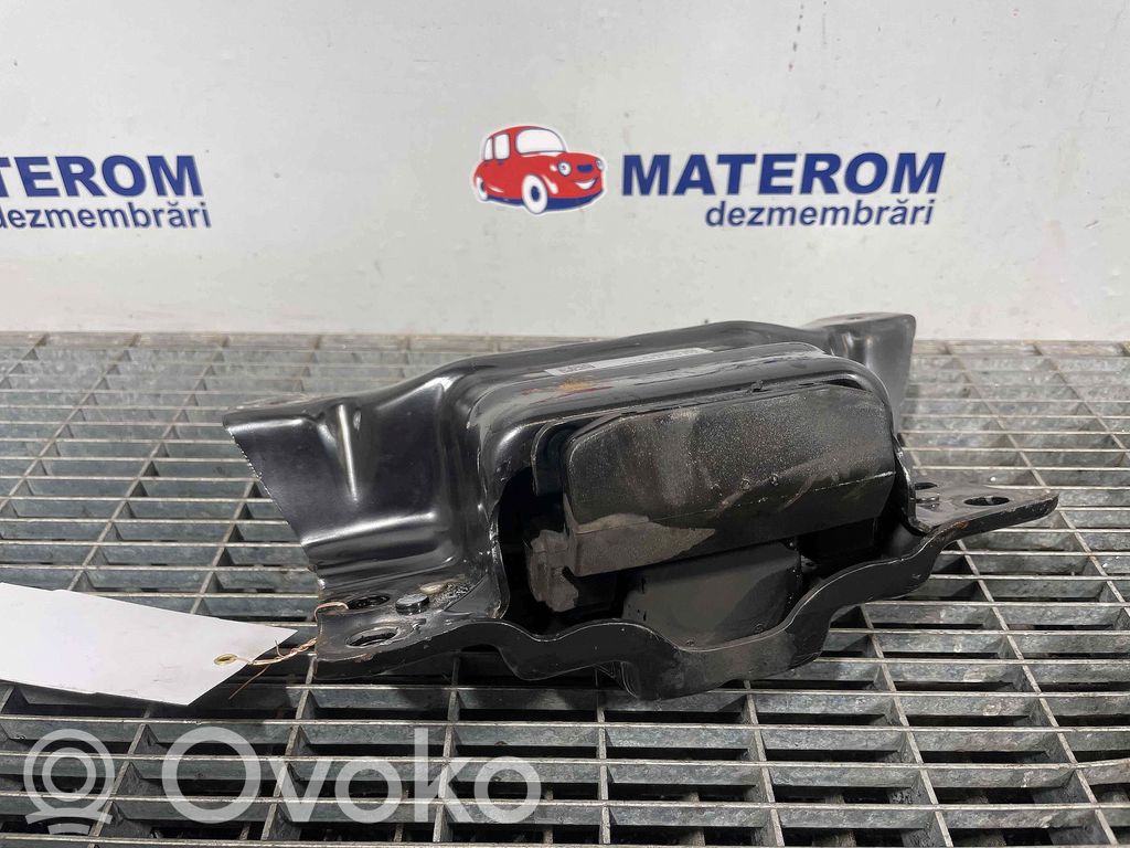 Volkswagen Golf VII Gearbox mounting bracket 