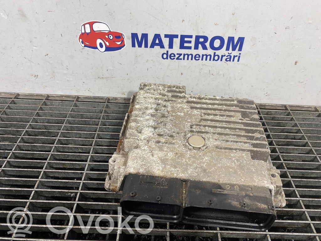 Volkswagen Golf VI Engine control unit/module 