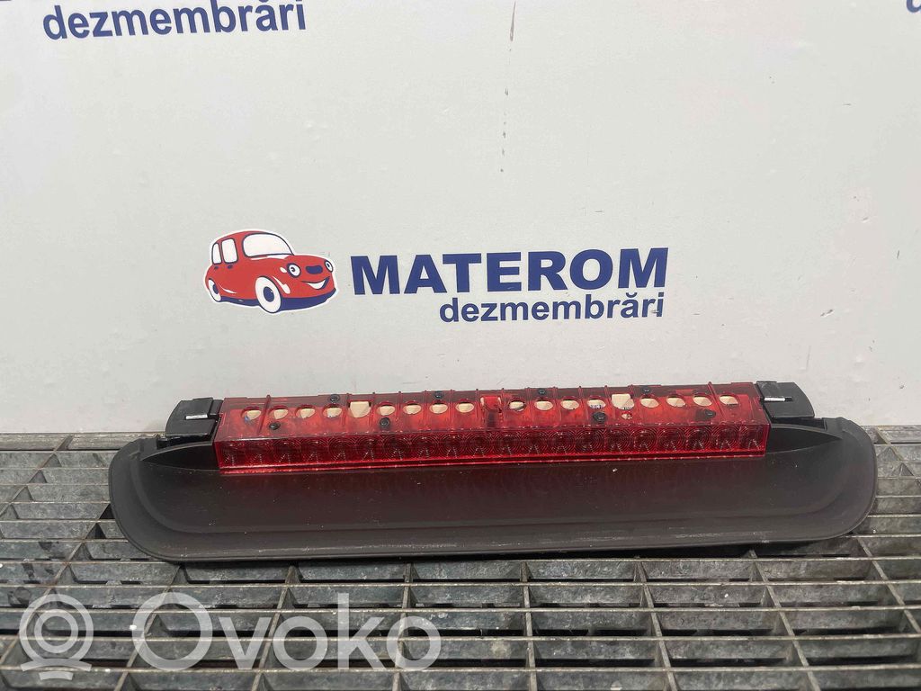 Troisième feu stop   63257145519