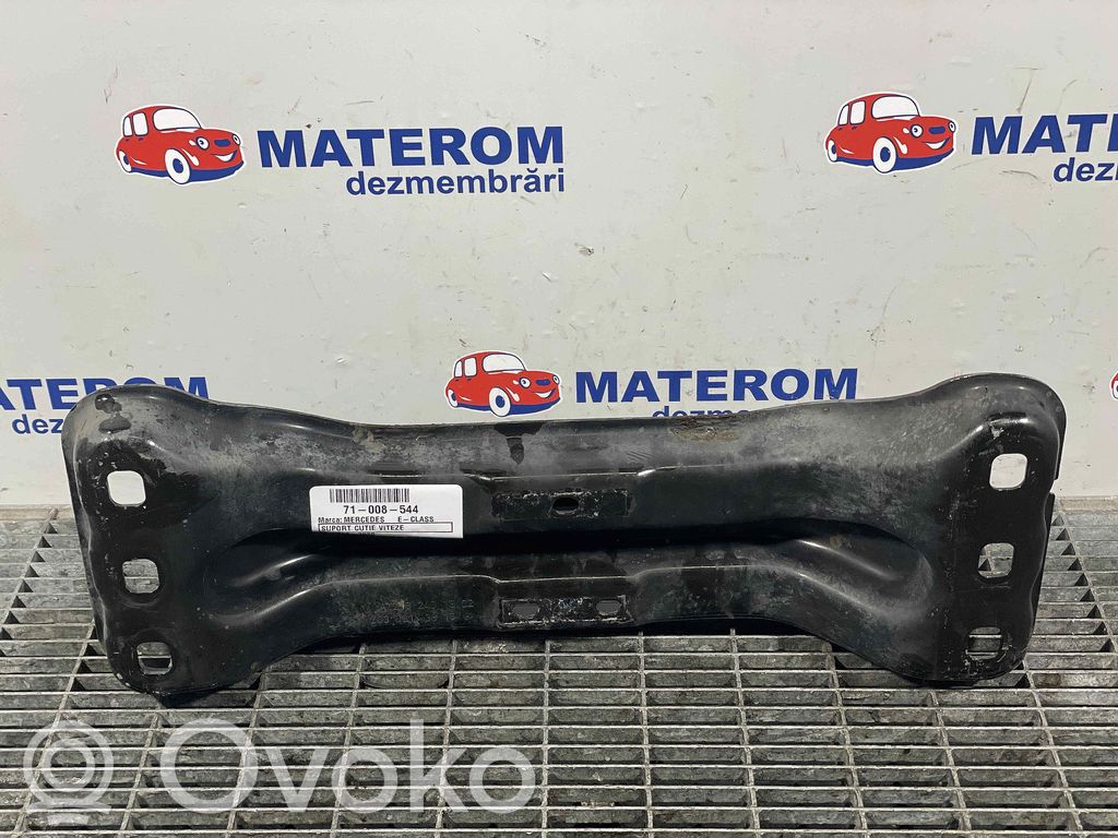 Mercedes-Benz E W213 Supporto di montaggio scatola del cambio