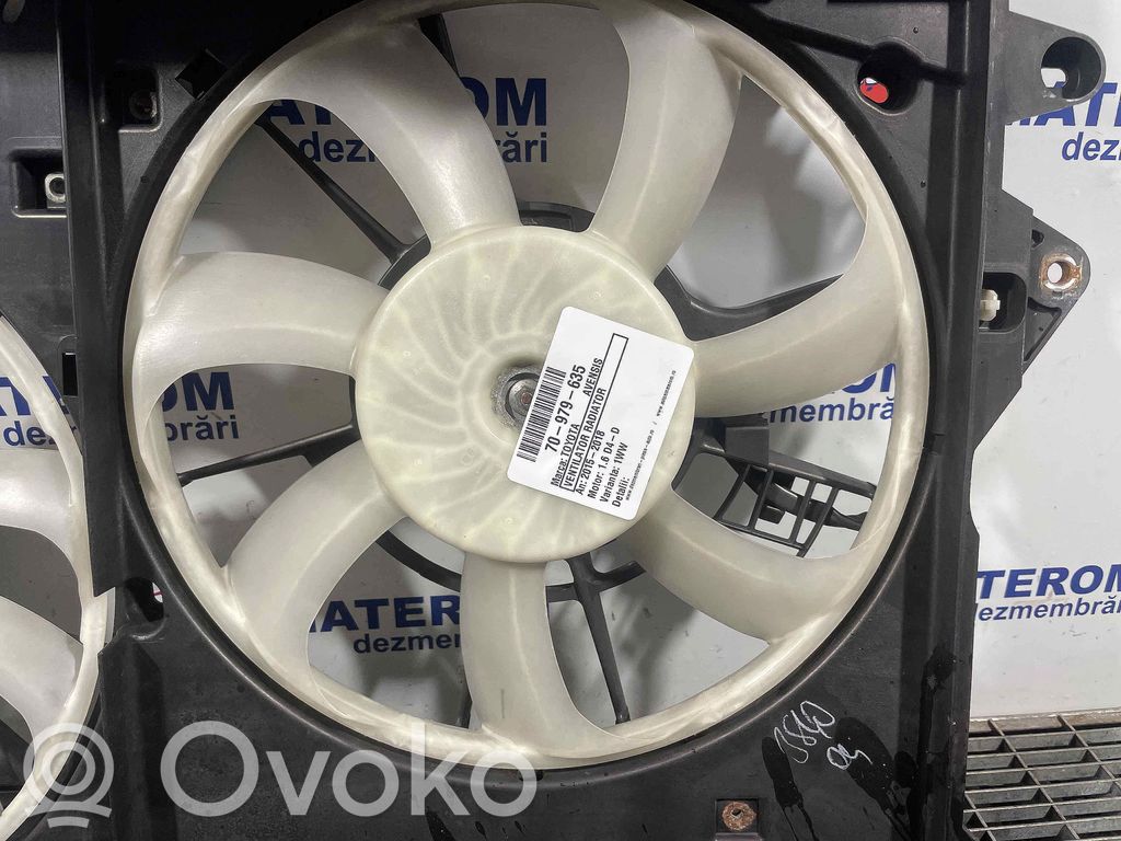 Toyota Avensis T270 Elektryczny wentylator chłodnicy 
