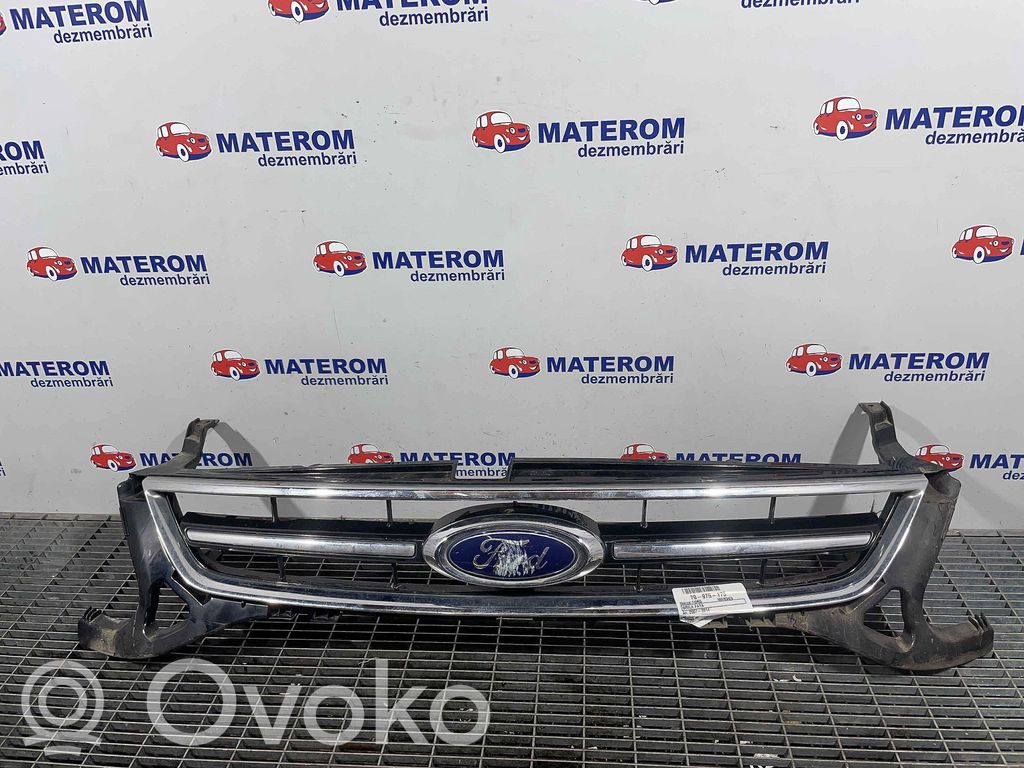 Ford Mondeo MK IV Etupuskurin ylempi jäähdytinsäleikkö 