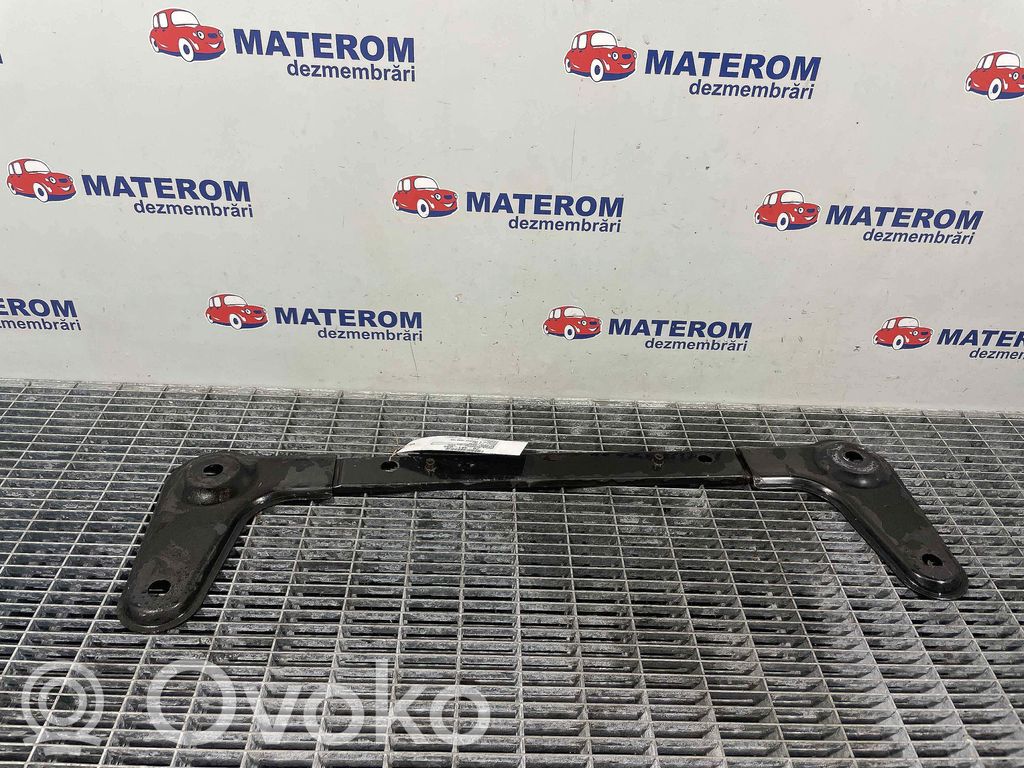 Engine mount bracket   8200537419