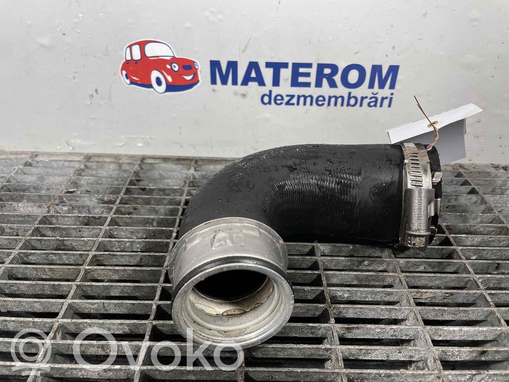 Volkswagen Touareg II Wąż / Rura intercoolera