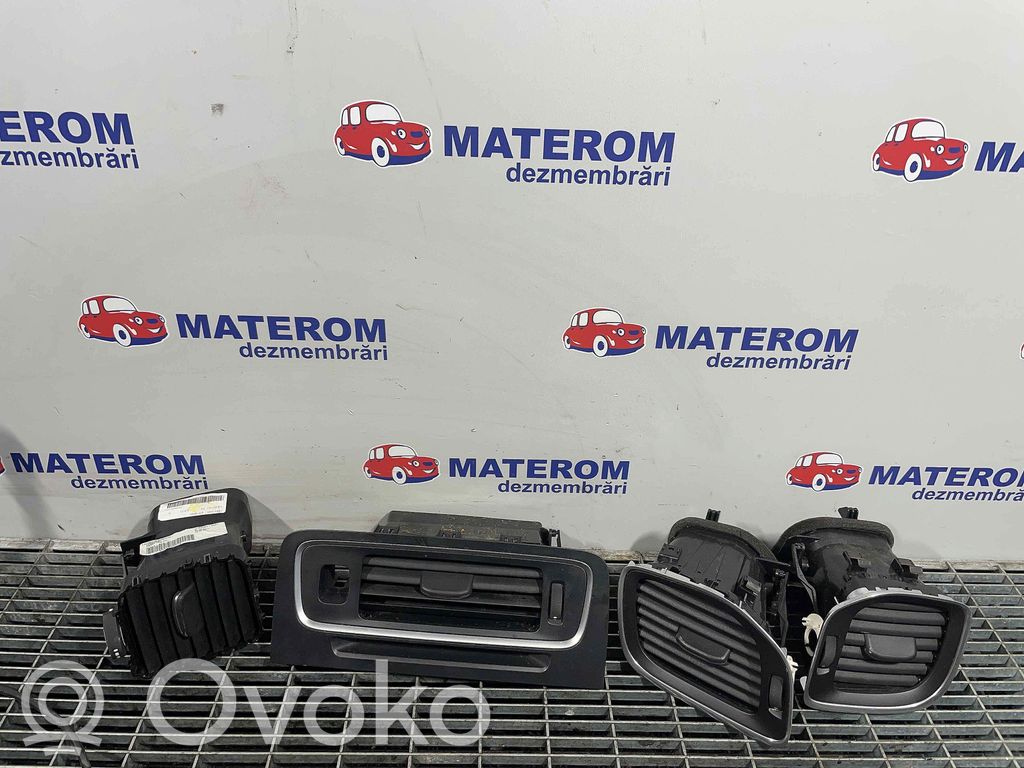 Volvo V60 Griglia di ventilazione centrale cruscotto 