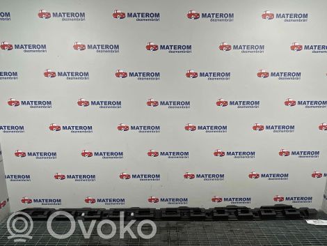 Volkswagen PASSAT B8 Listón sujeción faldón 