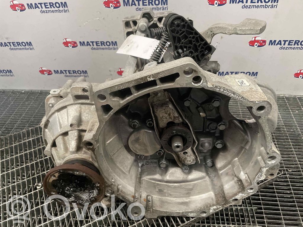 Volkswagen PASSAT B8 Scatola del cambio manuale a 5 velocità 