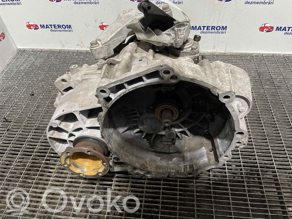 Volkswagen Golf VII Cutie viteze manuală cu 5 trepte 