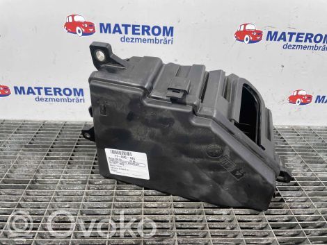 Volvo XC60 Tapa de caja de fusibles 