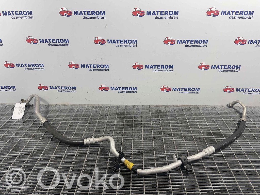 Ilmastointilaitteen putki (A/C)   K02761462B