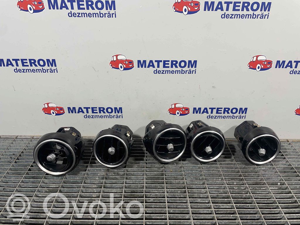 Mercedes-Benz C W205 Griglia di ventilazione centrale cruscotto