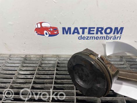 BMW 3 E90 E91 Piston