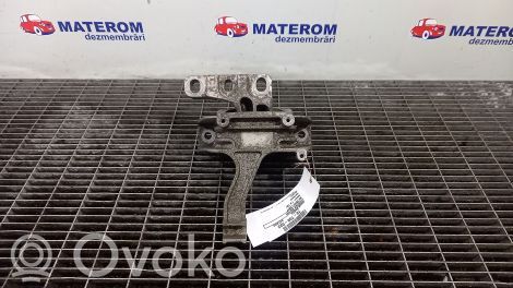 Skoda Octavia Mk3 (5E) Engine mount bracket 