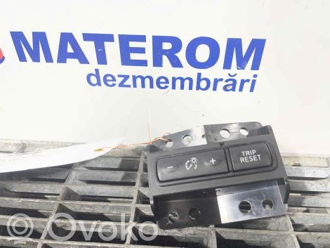 Nissan X-Trail T32 Kruīza kontroles slēdzis