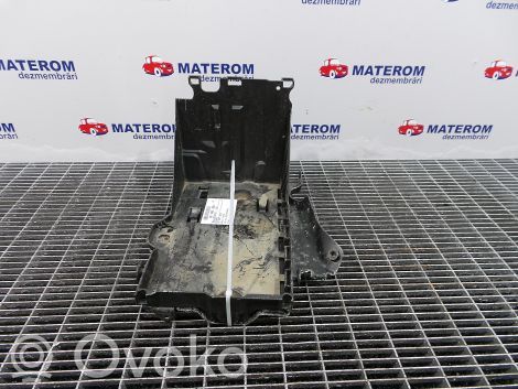 Peugeot 308 Akun kiinnike 