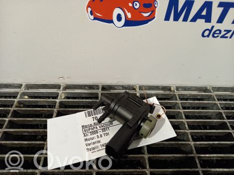 Audi A4 Allroad B8 Piesă sistem vacuum turbosuflantă 