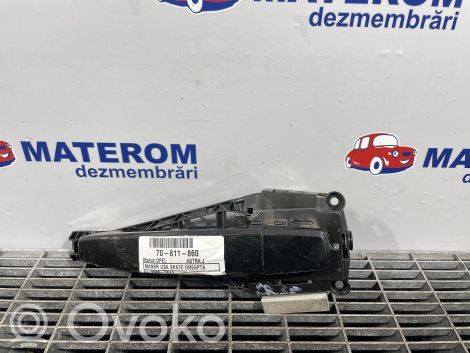 Opel Astra J Rear door exterior handle 