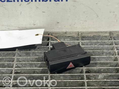 Volkswagen PASSAT B7 Schalter Warnblinkanlage