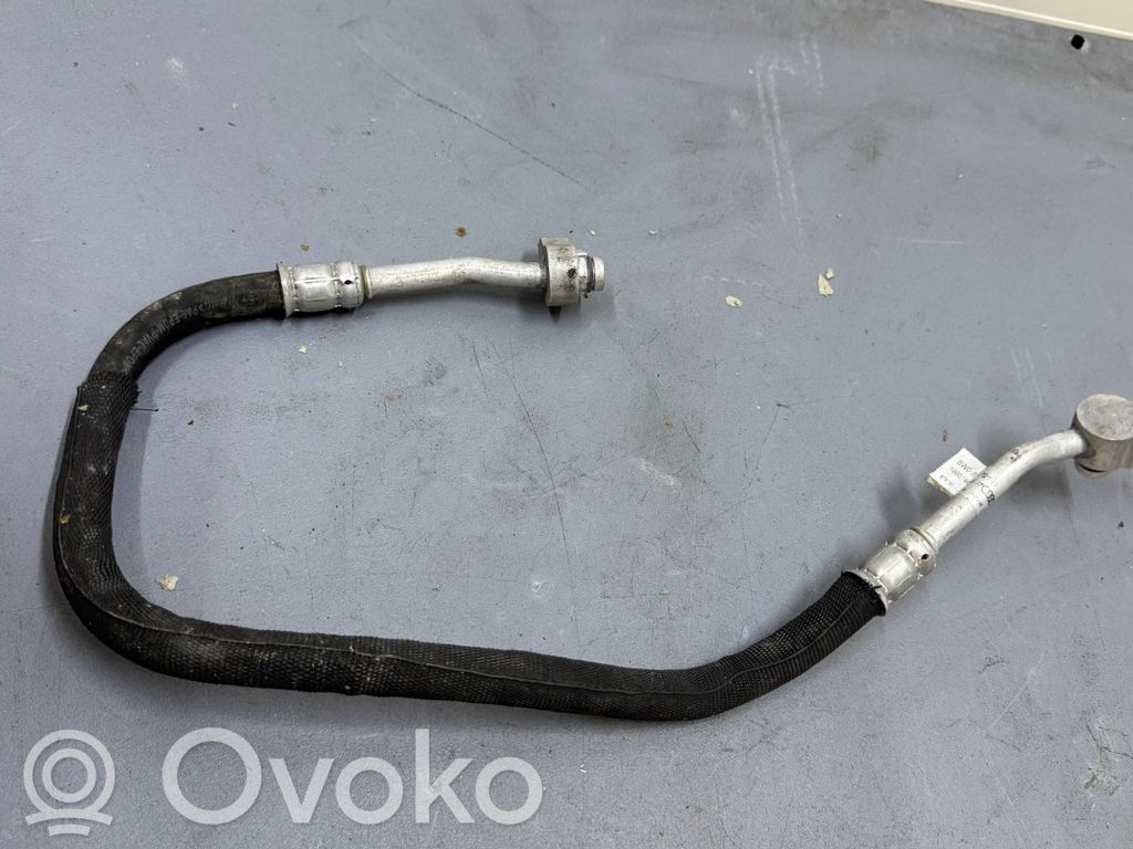 Audi A4 S4 B9 8W Ilmastointilaitteen putki (A/C) 