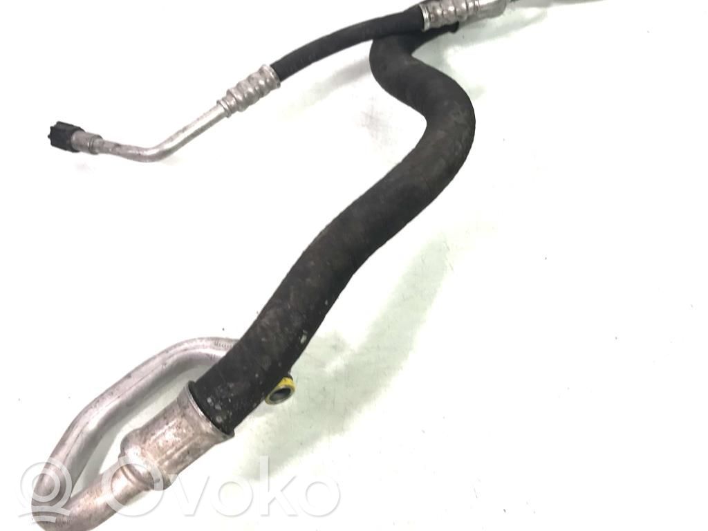 BMW 1 E81 E87 Ilmastointilaitteen putki (A/C) 