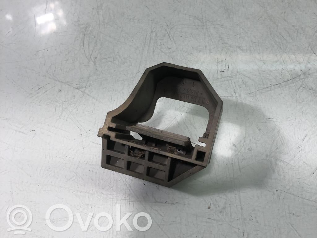 BMW 1 E81 E87 Fixation de radiateur 