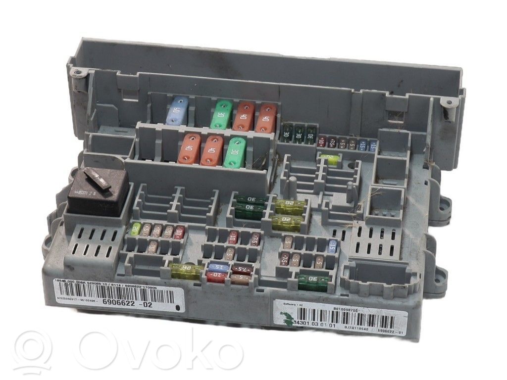 BMW 1 E81 E87 Fuse module 