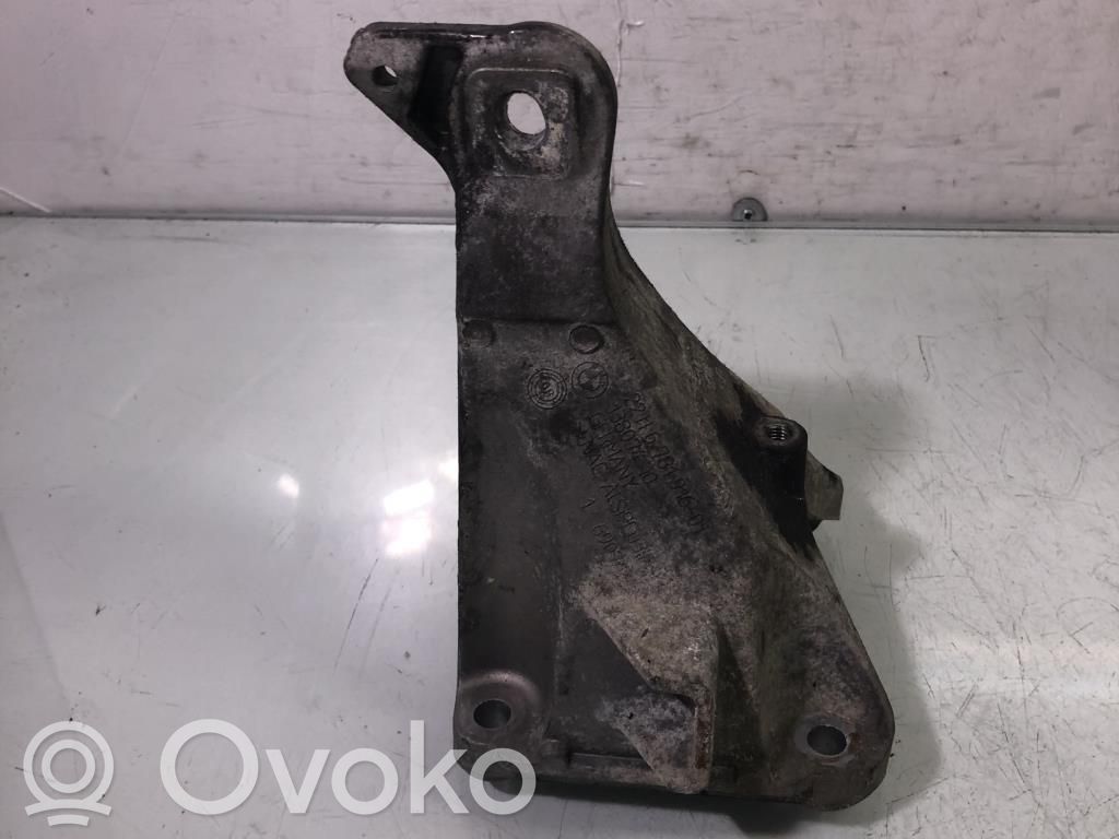 BMW 1 E81 E87 Engine mount bracket 