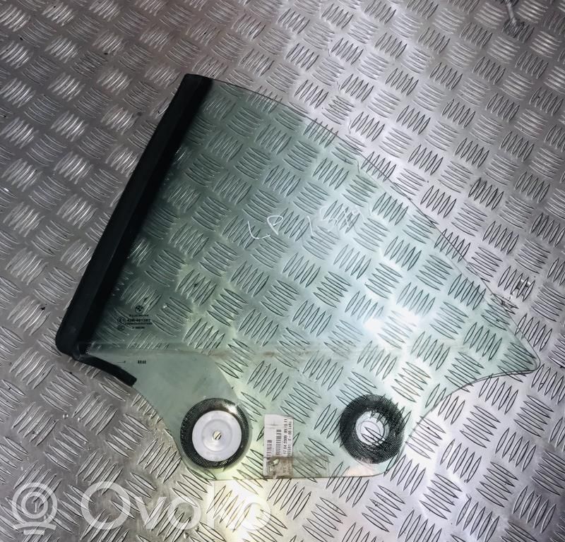 BMW 1 E82 E88 Rear door window glass 