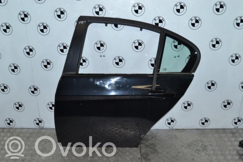 Aizmugurējās durvis   41007203647