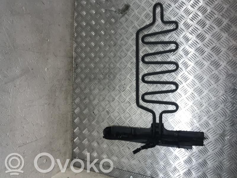 BMW 3 E90 E91 Vairo stiprintuvo radiatorius 
