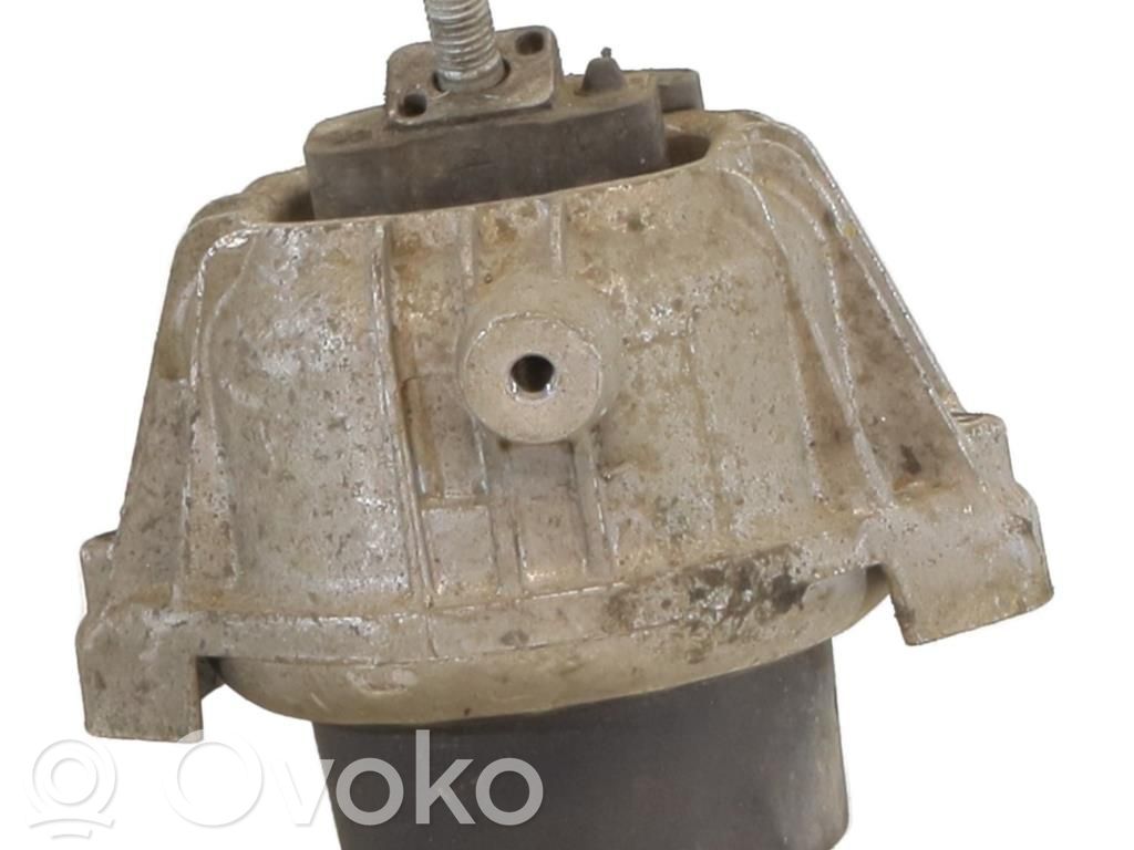 BMW 3 E90 E91 Engine mount bracket 