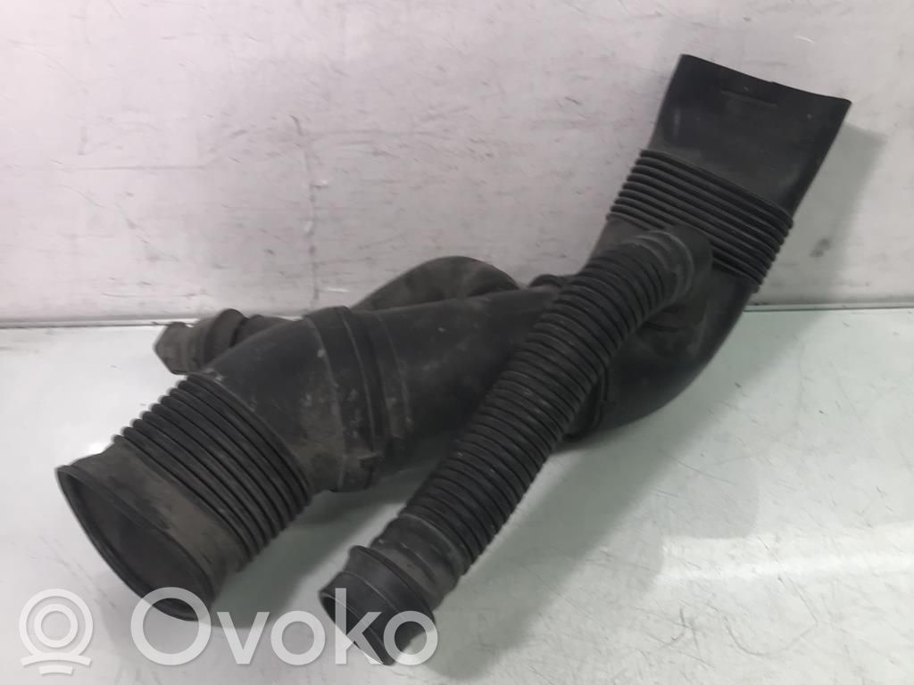 BMW 5 E39 Einzelteil Lufteinlasskanal 