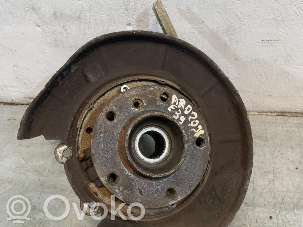 BMW 5 E39 Zwrotnica koła tylnego 