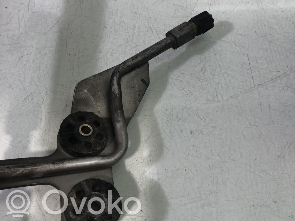 BMW 5 E60 E61 Ilmastointilaitteen putki (A/C) 
