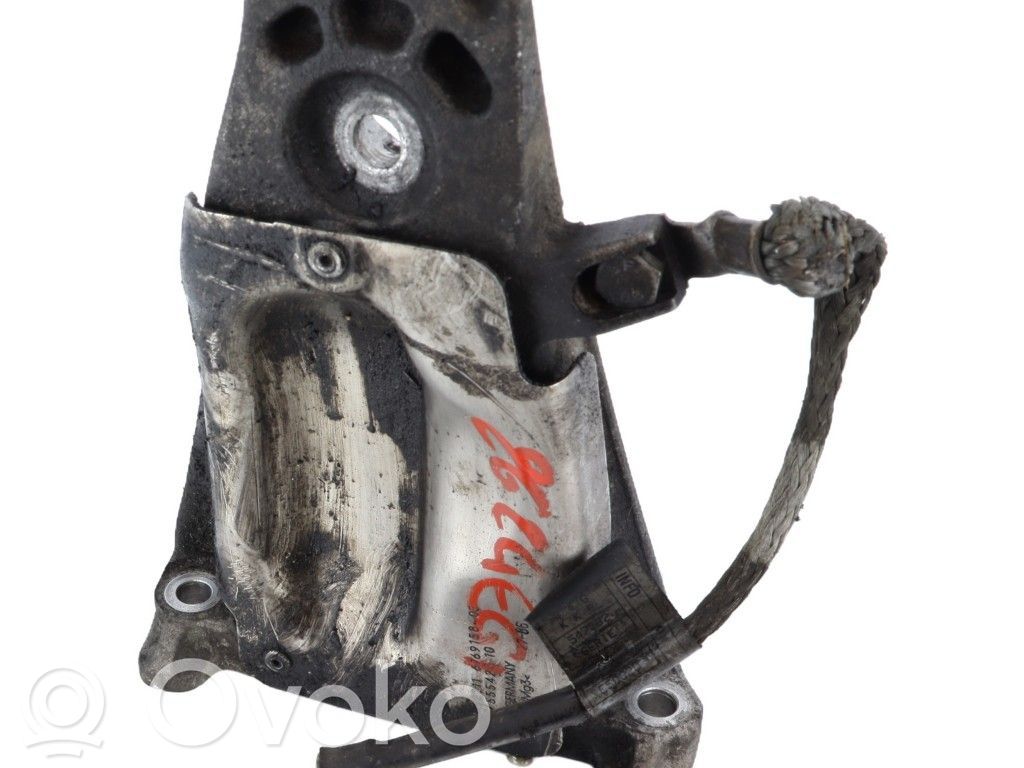 BMW 5 E60 E61 Engine mount bracket 