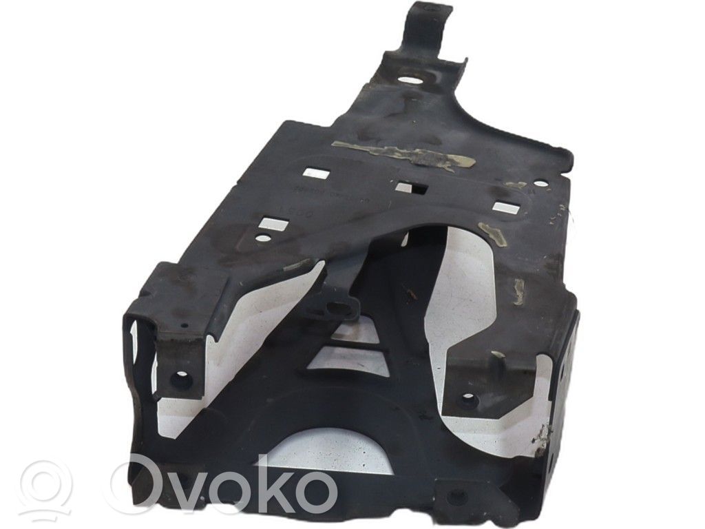BMW 5 F10 F11 Uchwyt / Mocowanie lampy przedniej 
