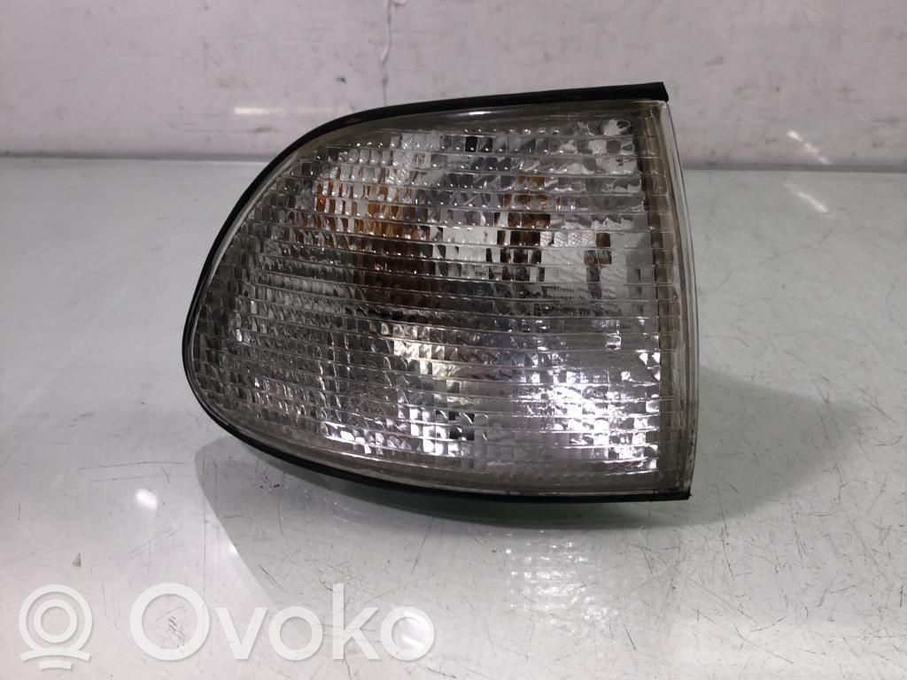 BMW 7 E38 Front fender indicator light 