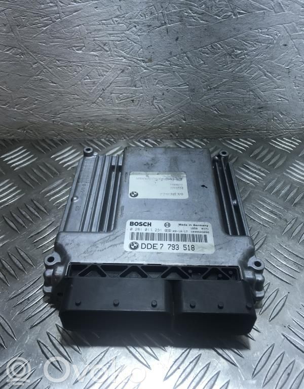 BMW 7 E65 E66 Variklio valdymo blokas 