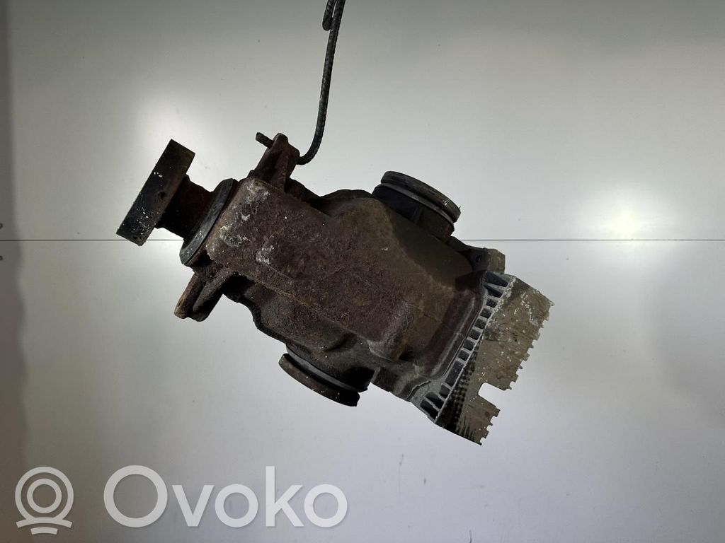 BMW 7 E65 E66 Galinis reduktorius 
