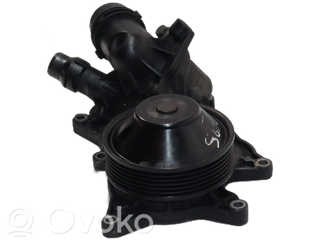 BMW X3 F25 Vesipumppu 