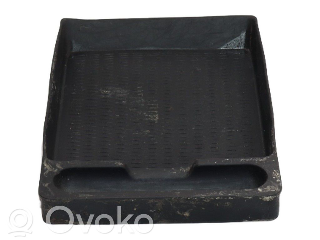 Center console   51166971035