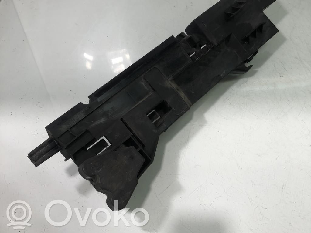 BMW X5 E70 Radiator mount bracket 