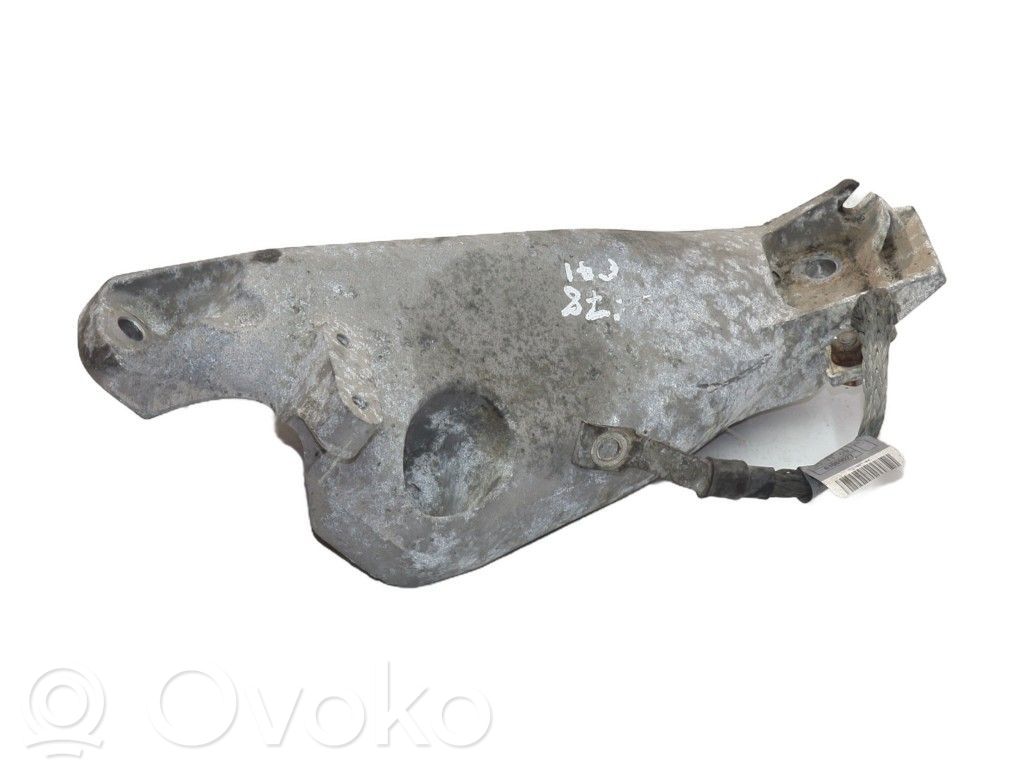 Engine mount bracket   22116787489