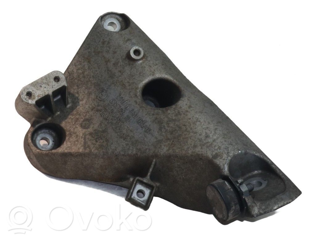 Engine mount bracket   22116790021