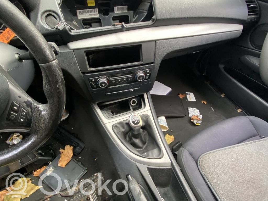 BMW 1 E81 E87 Dashboard 